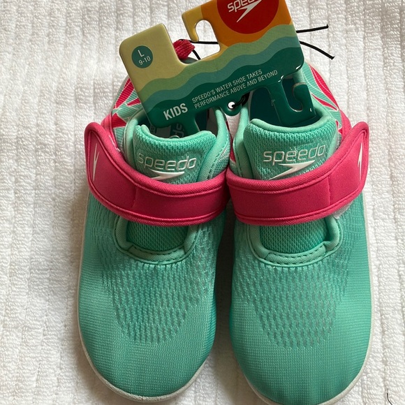 Speedo water shoes